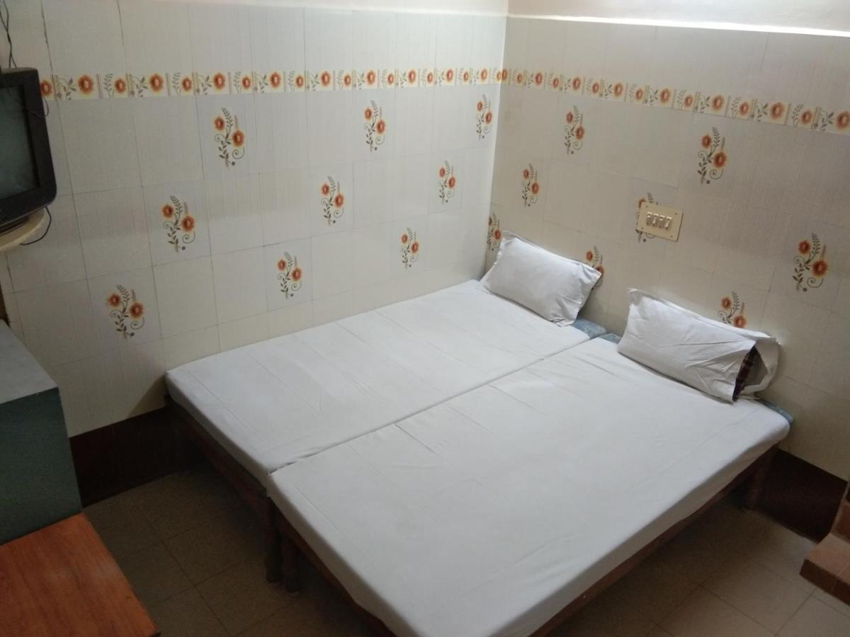 Hotel Sriram Lodge Tirupati Extérieur photo