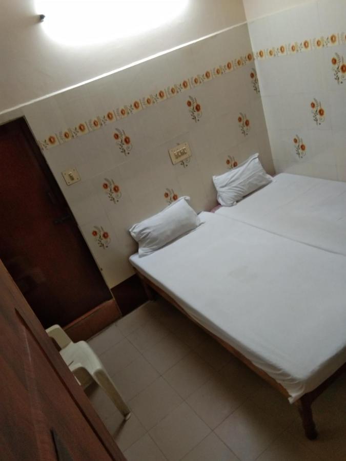 Hotel Sriram Lodge Tirupati Extérieur photo
