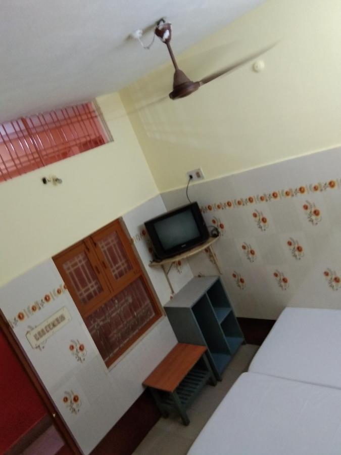 Hotel Sriram Lodge Tirupati Extérieur photo
