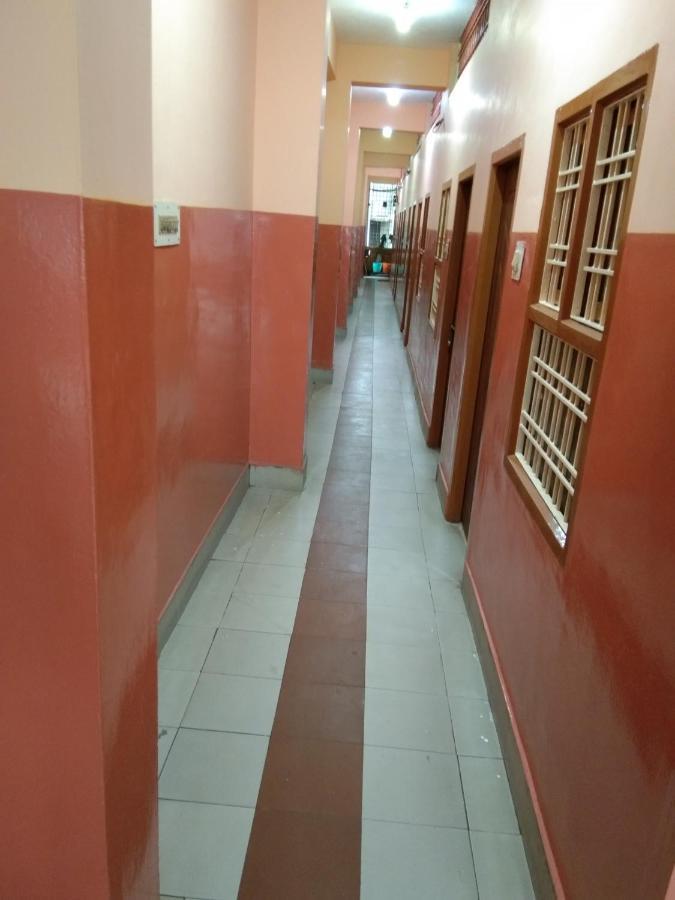 Hotel Sriram Lodge Tirupati Extérieur photo