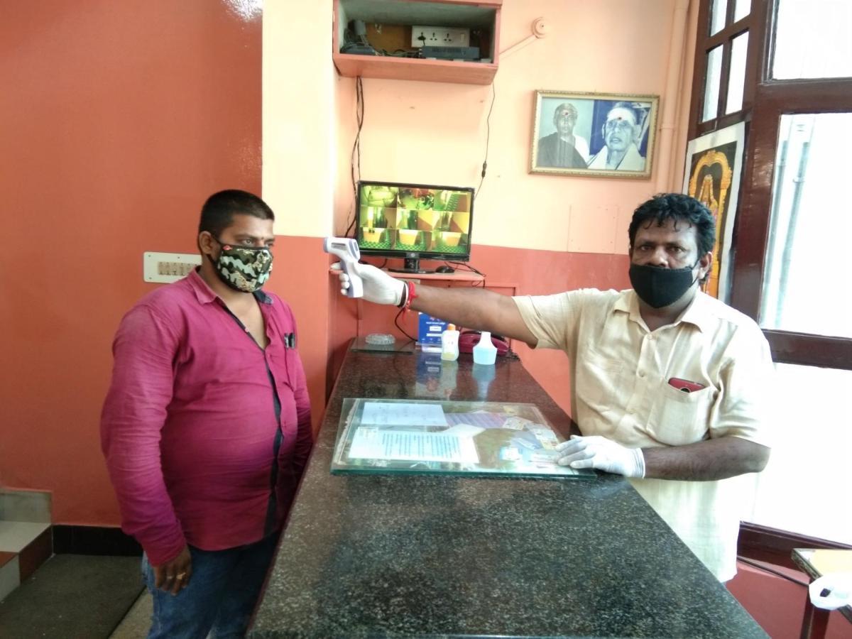 Hotel Sriram Lodge Tirupati Extérieur photo