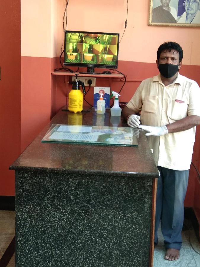 Hotel Sriram Lodge Tirupati Extérieur photo