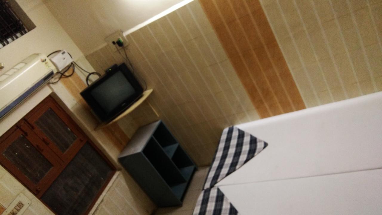 Hotel Sriram Lodge Tirupati Extérieur photo
