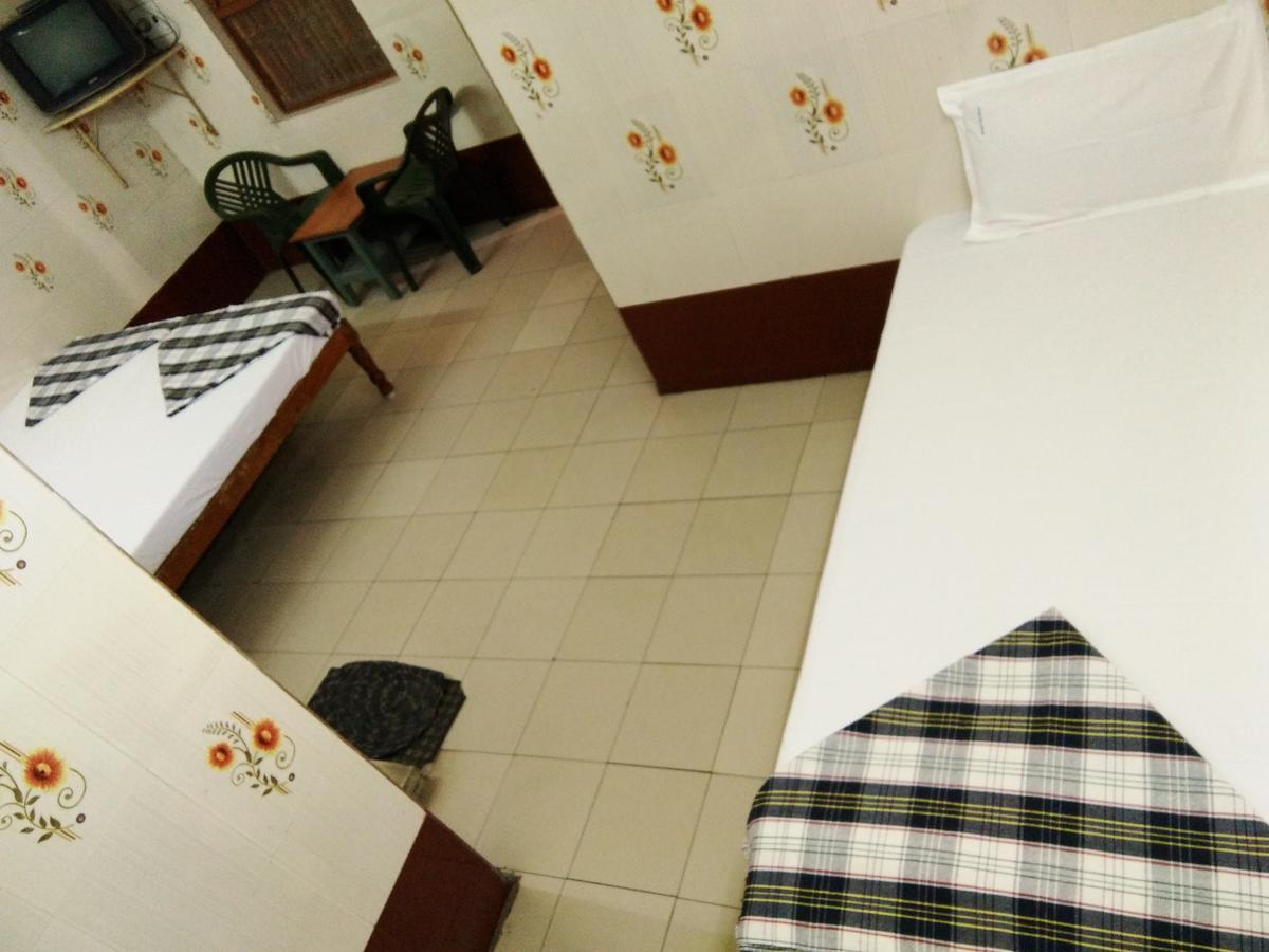 Hotel Sriram Lodge Tirupati Extérieur photo